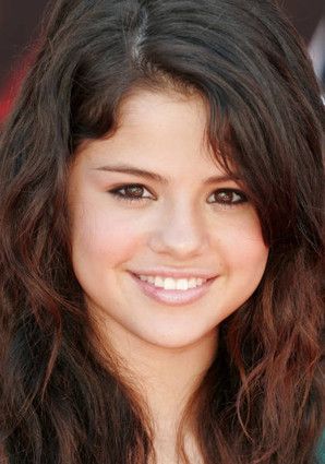 selena-gomez-dbe-004086.jpg